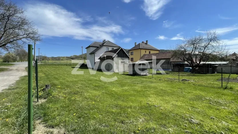 Prodej pozemku pro bydlení, Březůvky, 600 m2