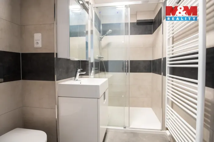 Pronájem bytu 2+1, Hradec Králové - Věkoše, Lomená, 58 m2