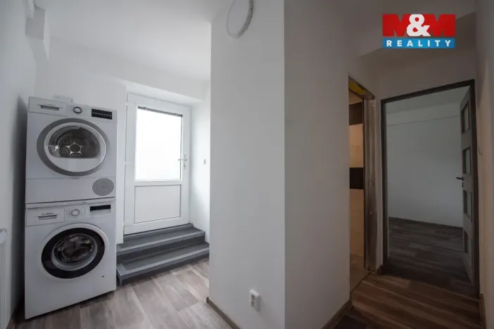 Pronájem bytu 2+1, Hradec Králové - Věkoše, Lomená, 58 m2