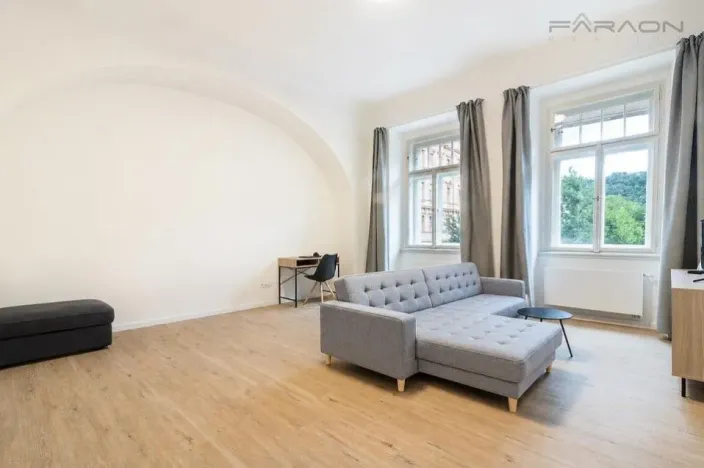 Pronájem bytu 2+1, Praha - Karlín, Sokolovská, 75 m2