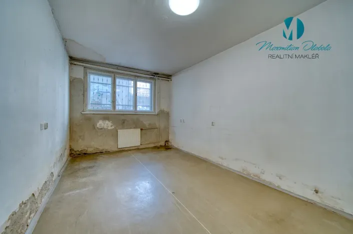 Pronájem obchodního prostoru, Hradec Králové, S. K. Neumanna, 250 m2