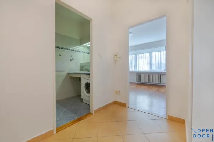 Pronájem bytu 1+kk, Praha - Podolí, Podolská, 35 m2