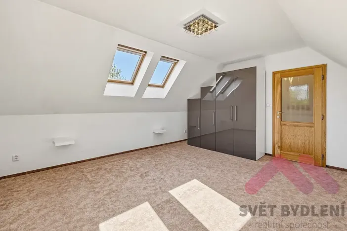 Prodej rodinného domu, Strančice, 189 m2