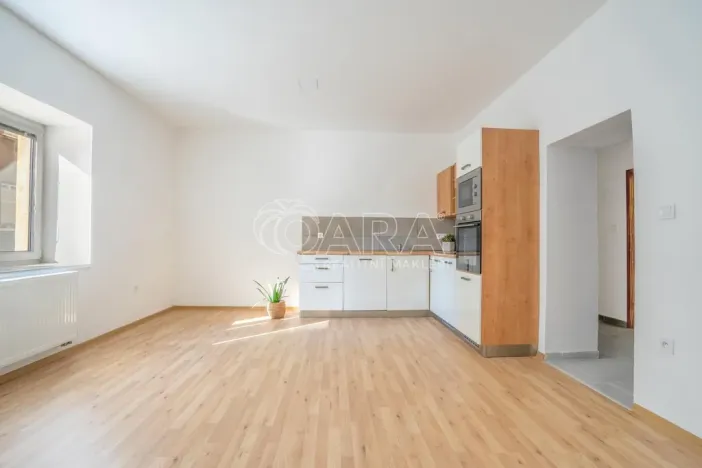Pronájem bytu 2+kk, Úpice, 3. května, 44 m2