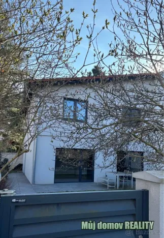Pronájem rodinného domu, Praha - Klánovice, Lovčická, 120 m2