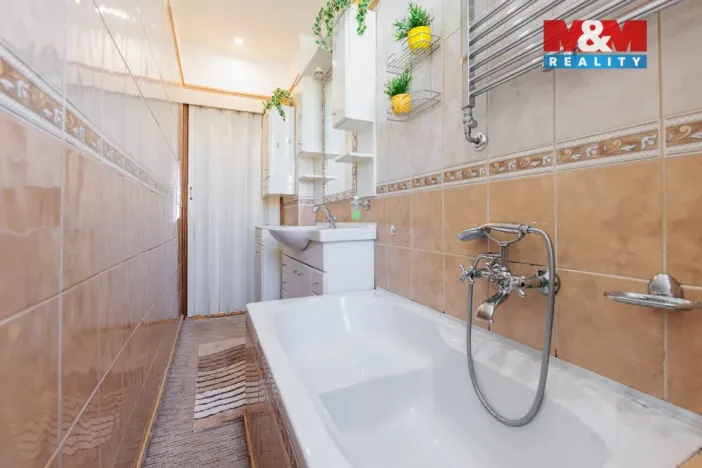 Prodej bytu 3+1, Karlovy Vary, Moskevská, 72 m2