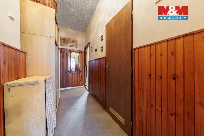 Prodej bytu 2+1, Karlovy Vary - Stará Role, Závodu míru, 59 m2