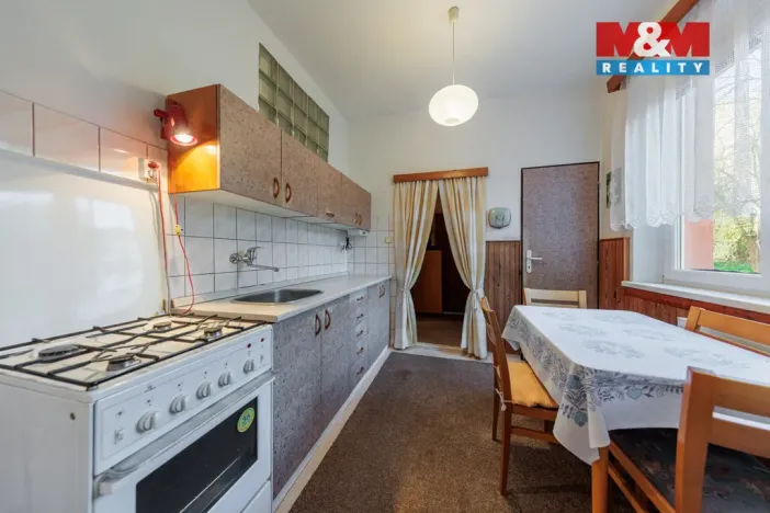 Prodej bytu 2+1, Karlovy Vary - Stará Role, Závodu míru, 59 m2