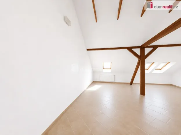 Pronájem atypického bytu, Ústí nad Labem - Ústí nad Labem-centrum, Králova výšina, 99 m2