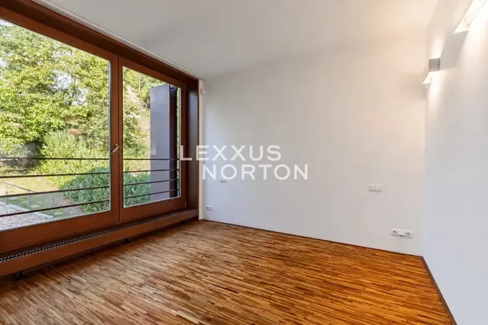 Pronájem bytu 6+kk a větší, Praha - Košíře, U Vojanky, 300 m2