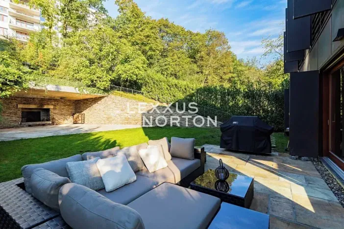 Pronájem bytu 6+kk a větší, Praha - Košíře, U Vojanky, 300 m2