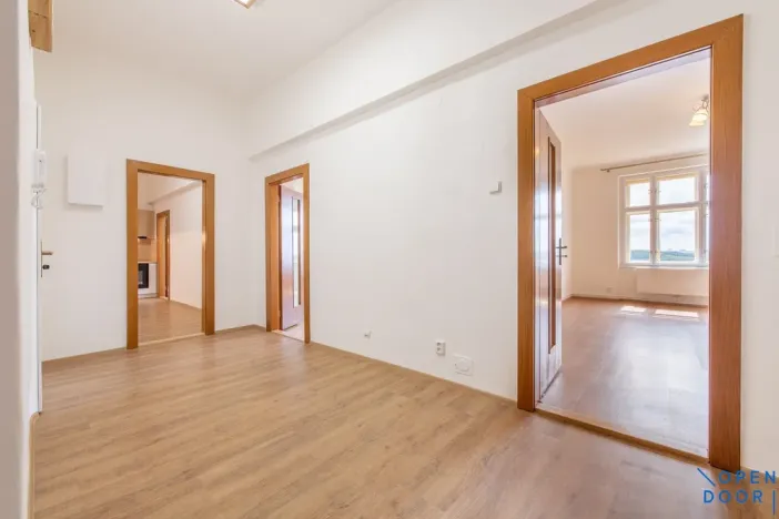 Pronájem bytu 3+1, Praha - Vinohrady, U Havlíčkových sadů, 100 m2