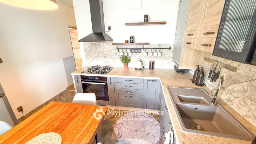 Prodej bytu 2+1, Znojmo, Sokolovská, 52 m2