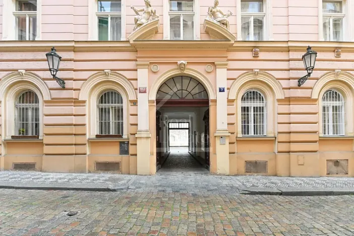 Pronájem bytu 2+kk, Praha - Nové Město, Helmova, 107 m2