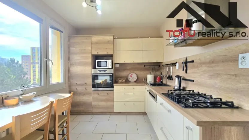 Prodej bytu 4+1, Jaroměř, Na Zavadilce, 66 m2