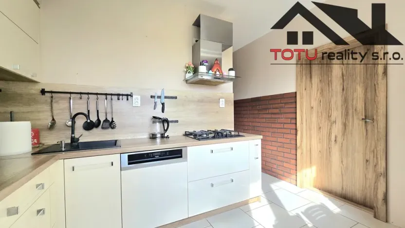 Prodej bytu 4+1, Jaroměř, Na Zavadilce, 66 m2