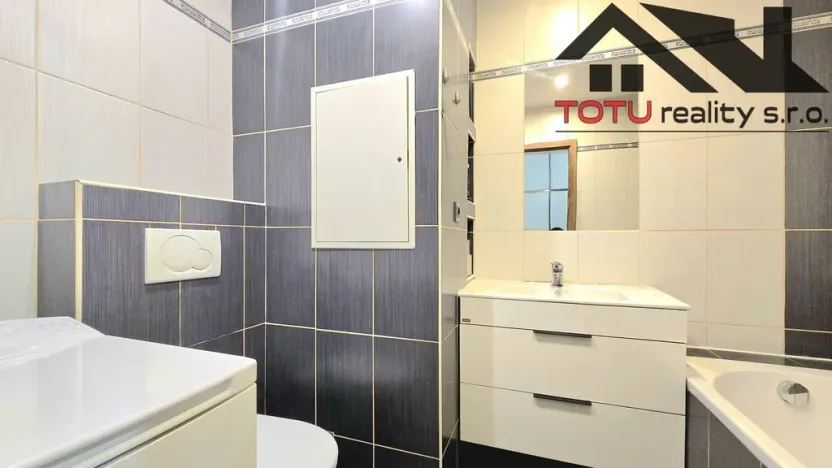 Prodej bytu 4+1, Jaroměř, Na Zavadilce, 66 m2