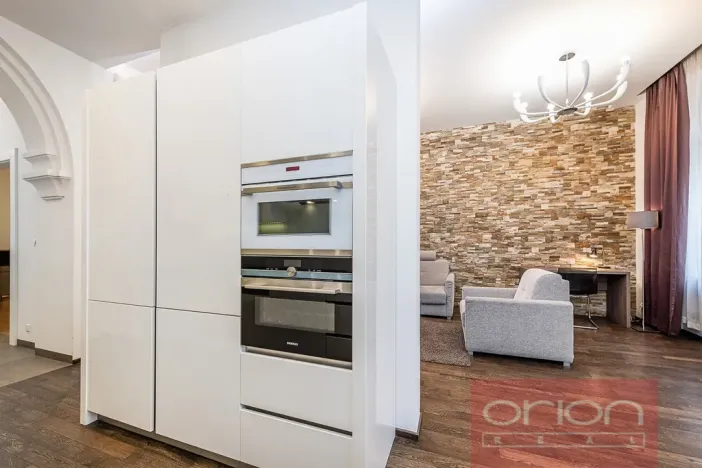 Prodej bytu 2+1, Praha - Staré Město, Křižovnická, 71 m2