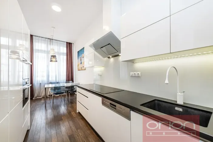 Prodej bytu 2+1, Praha - Staré Město, Křižovnická, 71 m2