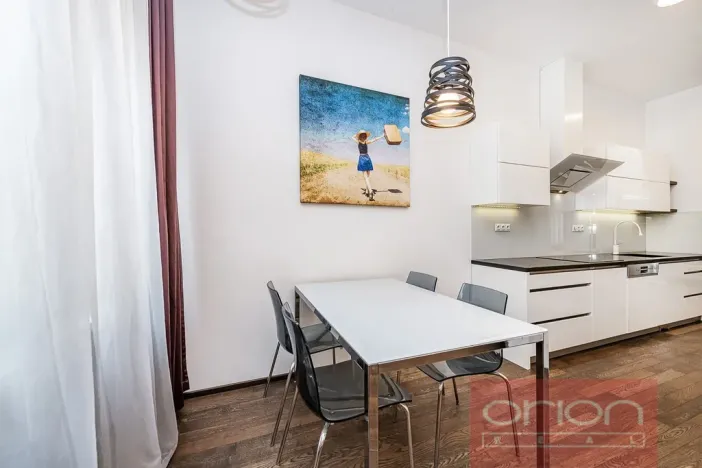 Prodej bytu 2+1, Praha - Staré Město, Křižovnická, 71 m2
