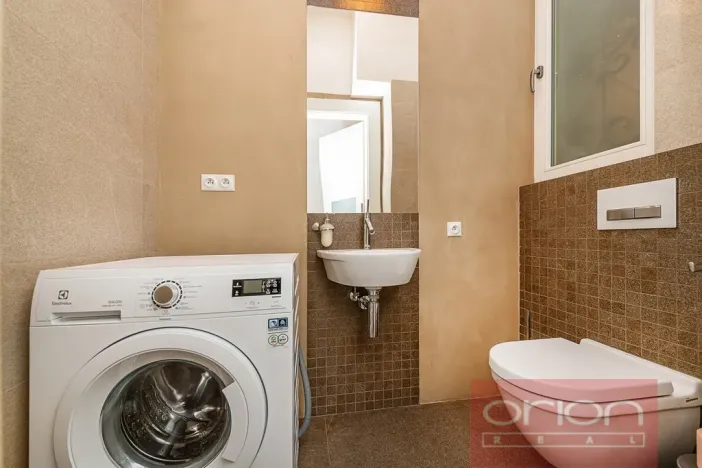 Prodej bytu 2+1, Praha - Staré Město, Křižovnická, 71 m2