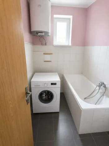 Pronájem bytu 2+kk, Ústí nad Labem - Neštěmice, Májová, 42 m2