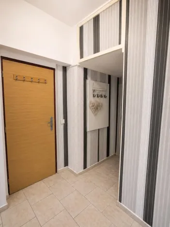 Pronájem bytu 2+kk, Ústí nad Labem - Neštěmice, Májová, 42 m2