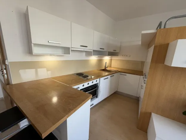 Pronájem bytu 1+kk, Praha - Malešice, Prorektorská, 32 m2