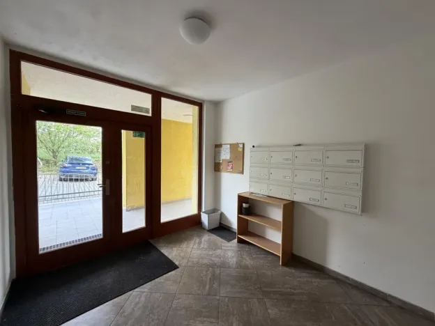 Pronájem bytu 1+kk, Praha - Malešice, Prorektorská, 32 m2