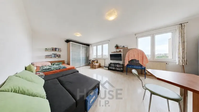 Prodej bytu 1+kk, Praha - Stodůlky, Na Výrovně, 37 m2