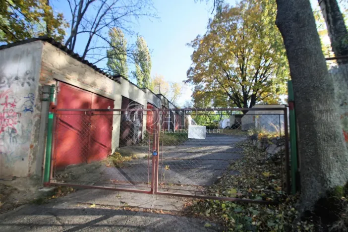 Prodej garáže, Praha - Dejvice, Generála Píky, 15 m2