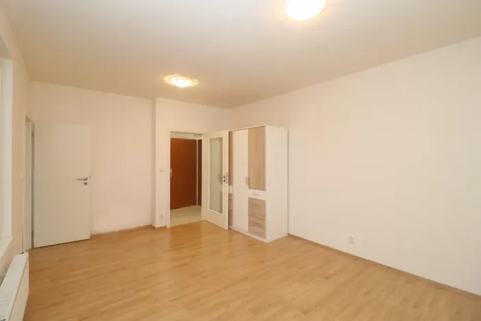 Pronájem bytu 2+kk, Praha - Hloubětín, Nademlejnská, 44 m2