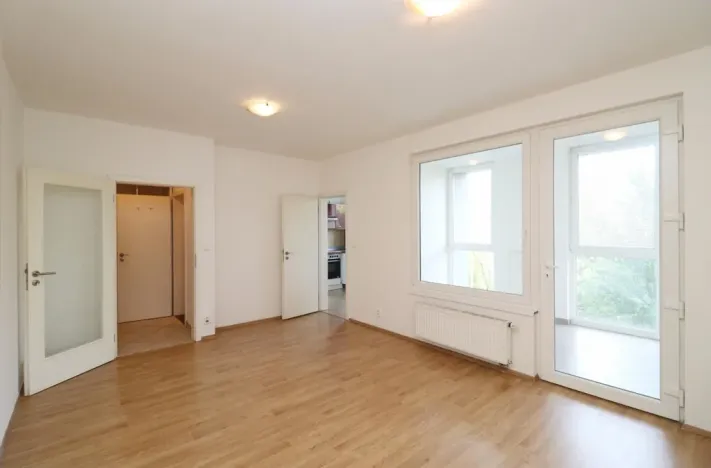 Pronájem bytu 2+kk, Praha - Hloubětín, Nademlejnská, 41 m2