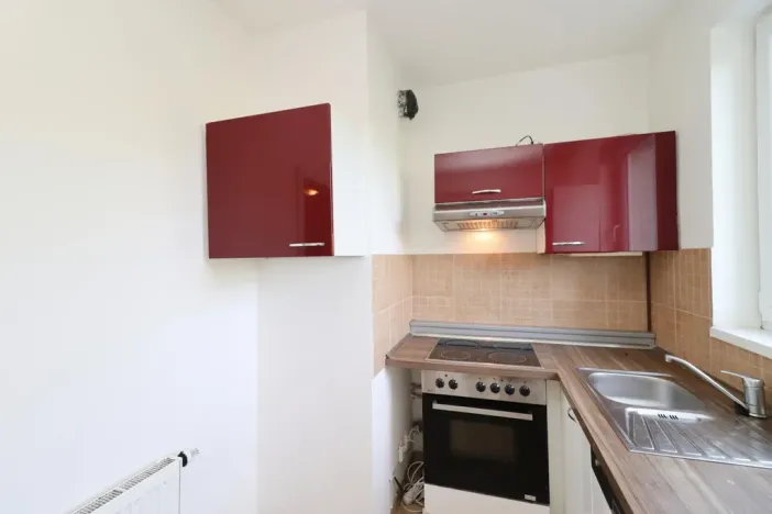 Pronájem bytu 2+kk, Praha - Hloubětín, Nademlejnská, 41 m2