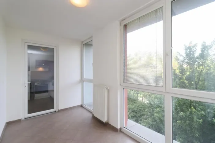 Pronájem bytu 2+kk, Praha - Hloubětín, Nademlejnská, 41 m2