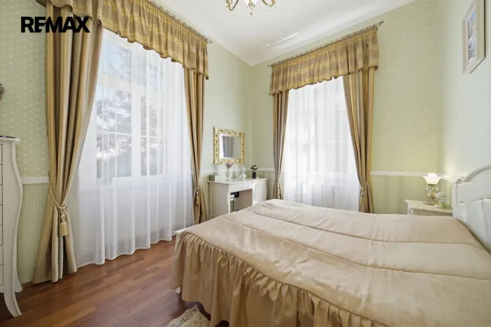 Prodej bytu 2+1, Karlovy Vary, Libušina, 66 m2