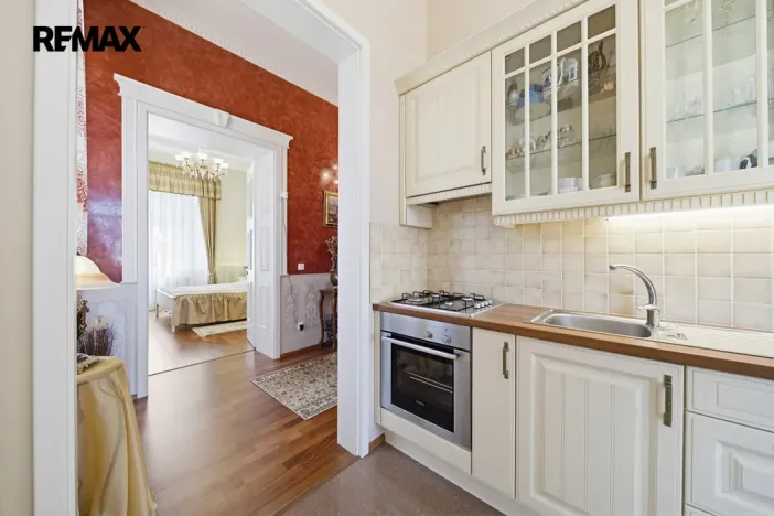 Prodej bytu 2+1, Karlovy Vary, Libušina, 66 m2