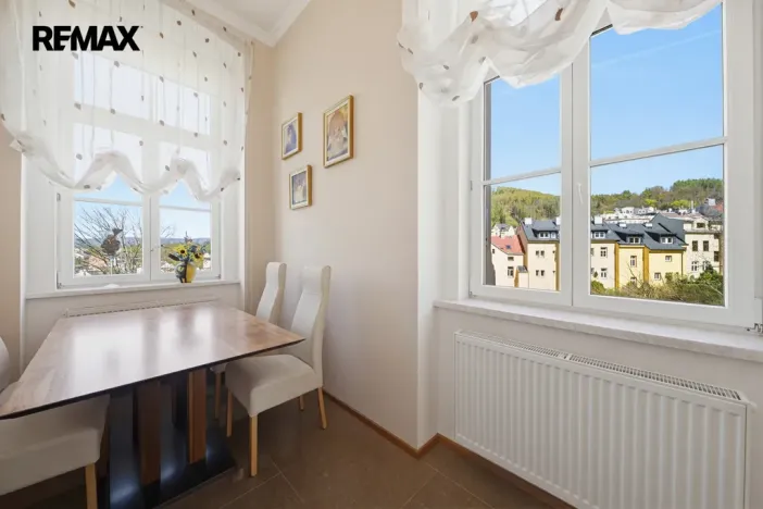 Prodej bytu 2+1, Karlovy Vary, Libušina, 66 m2