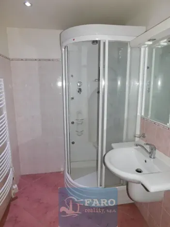 Prodej rodinného domu, Znojmo, 200 m2