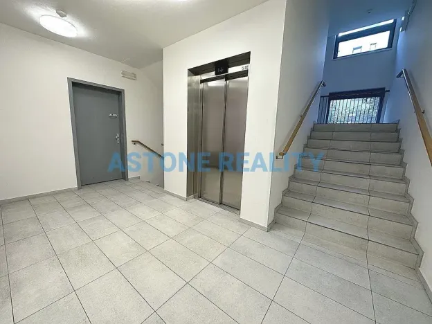 Pronájem bytu 2+kk, Praha - Jinonice, Walterovo náměstí, 55 m2