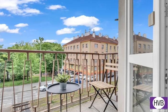 Prodej bytu 3+kk, Praha, Černokostelecká, 61 m2