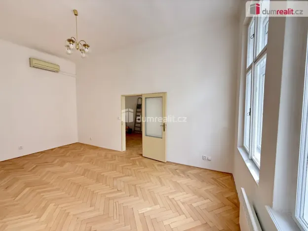 Pronájem bytu 2+1, Praha - Žižkov, Husitská, 58 m2