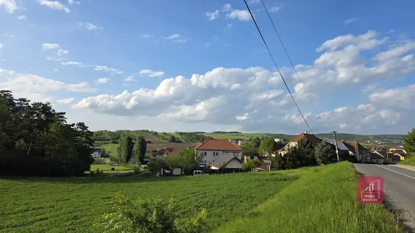 Prodej pole, Tvarožná, 1232 m2