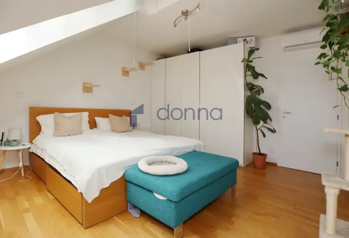 Pronájem bytu 2+kk, Praha, Varšavská, 57 m2