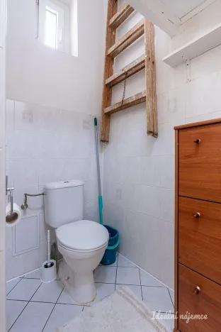 Pronájem bytu 2+kk, Praha - Staré Město, U staré školy, 45 m2