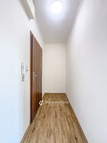Pronájem bytu 1+kk, Znojmo, Jiráskova, 33 m2