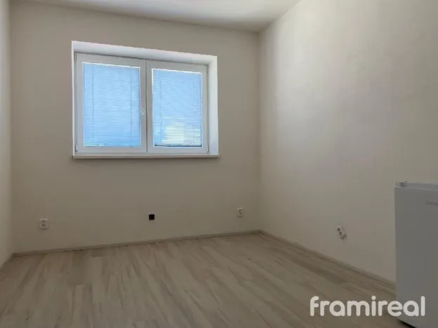 Pronájem bytu 1+kk, Brno - Řečkovice, Banskobystrická, 23 m2