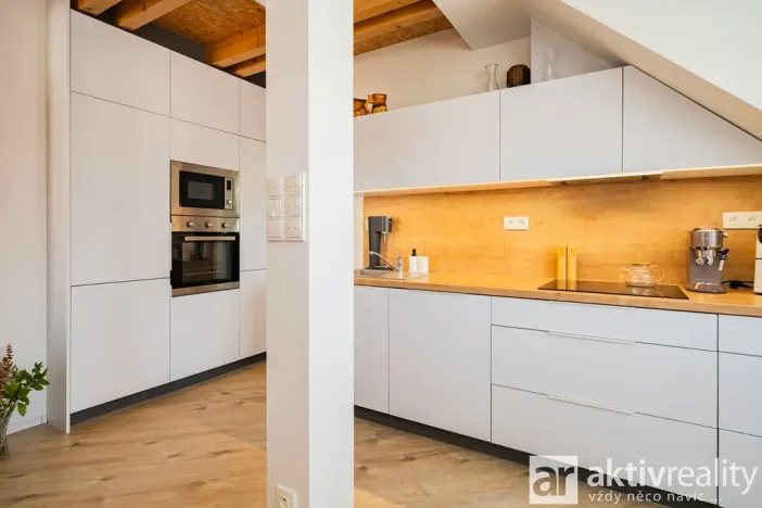 Pronájem bytu 1+kk, Praha - Dolní Chabry, Libědická, 64 m2