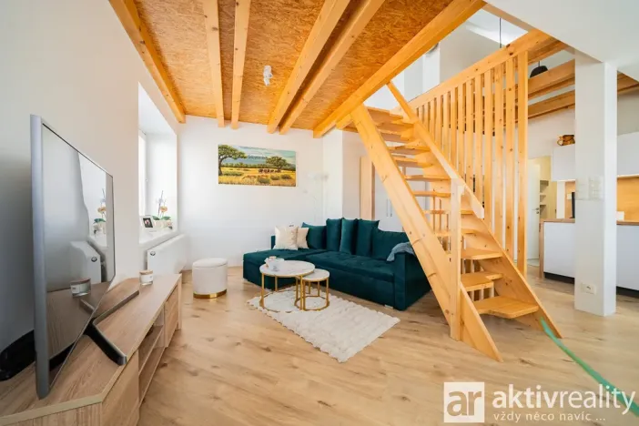 Pronájem bytu 1+kk, Praha - Dolní Chabry, Libědická, 64 m2