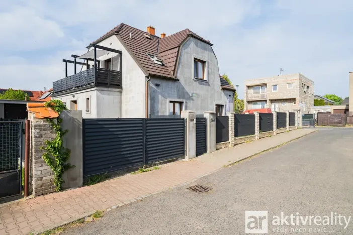 Pronájem bytu 1+kk, Praha - Dolní Chabry, Libědická, 64 m2